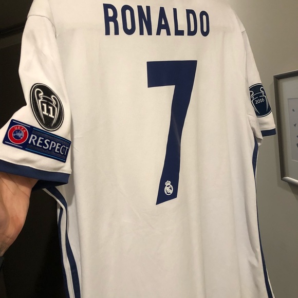 Barely worn Cristiano Ronaldo Home Shirt - Picture 1 of 2